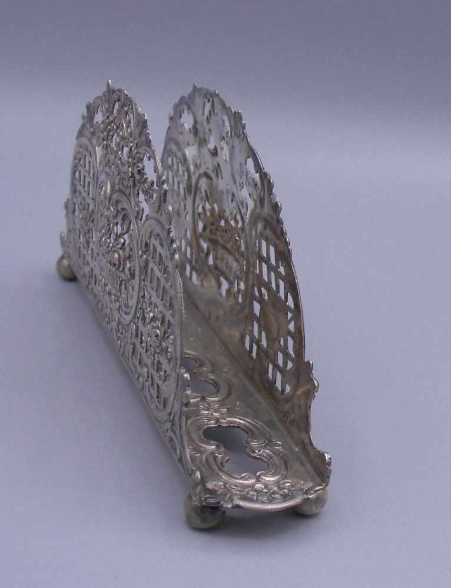 SERVIETTENSTÄNDER / silver napkin holder, 20. Jh., 800er Silber (79 g). Geschweifte und - Image 2 of 5