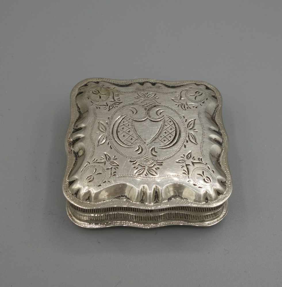 PILLENDOSE / DECKELDOSE / SCHATULLE / pillbox, Niederlande, 835er Silber (Marke ab 1953), 25