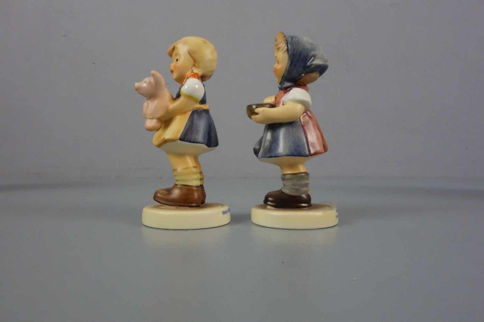 PAAR HUMMELFIGUREN / porcelain figures, Goebel Hummel-Figuren, Marken nach 1991. "Mein - Bild 4 aus 4