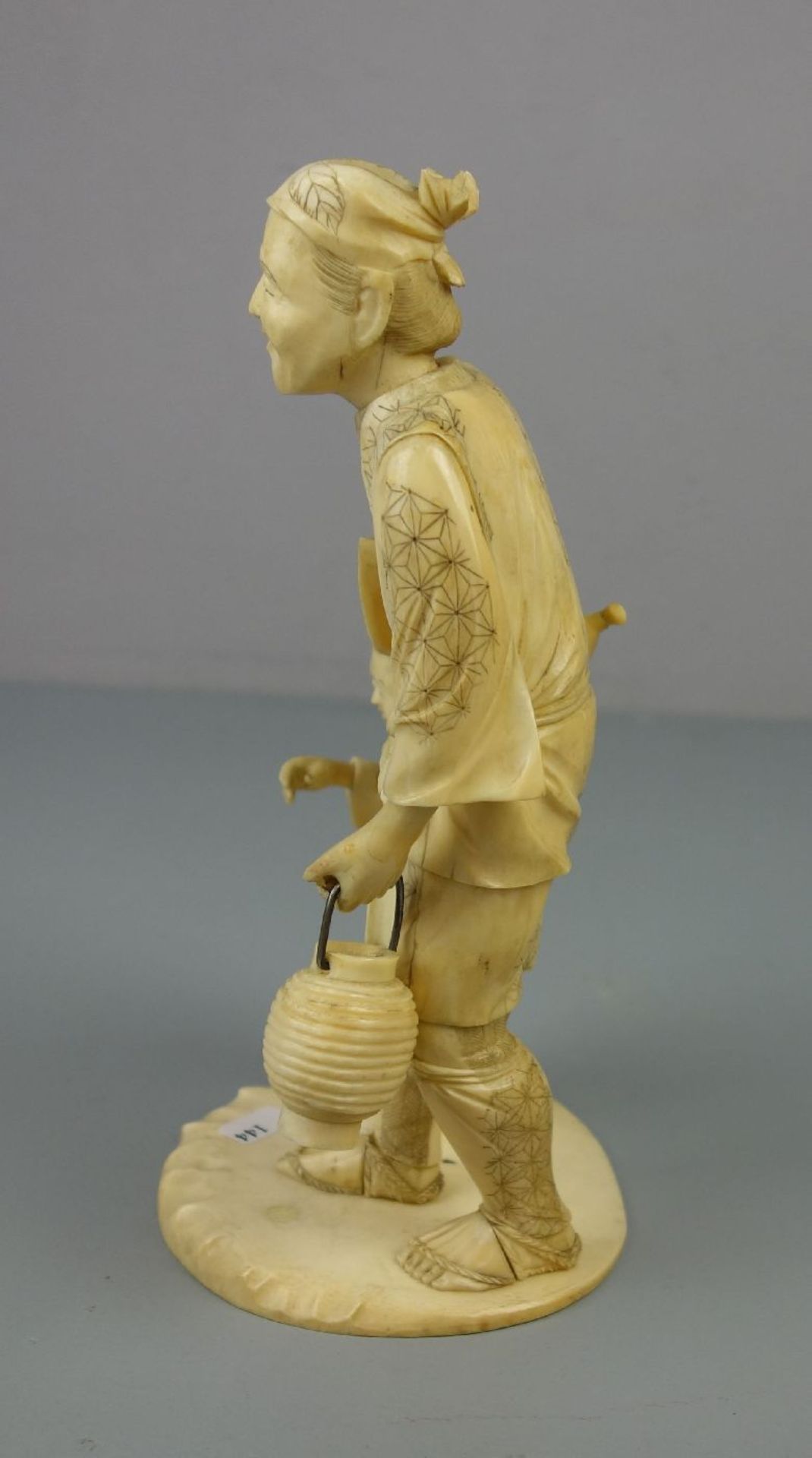 ELFENBEINFIGUR "Mann mit seinem Sohn" / Okimono Figur / ivory figure, Japan, um 1900 (Meiji- - Bild 7 aus 11
