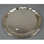 SILBERNES TABLETT / silver tray, 835er Silber (467 g), gepunzt mit Feingehaltsangabe, Halbmond,