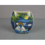 VASE MIT ROSINA WACHTMEISTER - MOTIV, Porzellan, Manufaktur Goebel, u. a. gemarkt "Artis Orbis