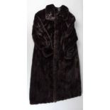 VINTAGE NERZ-MANTEL / dark brown (scanblack) mink coat, wohl 1980er Jahre, Größe ca. 38 / 40.