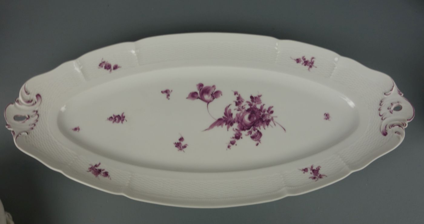 UMFANGREICHES NYMPHENBURG - SPEISESERVICE "ALT OSIER" MIT CAMAIEU-MALEREI IN PURPUR / dinner ware, - Image 5 of 8