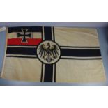 REICHSKRIEGSFLAGGE, Kriegsflagge zunächst des Deutschen Kaiserreichs: bis 1892 die offizielle