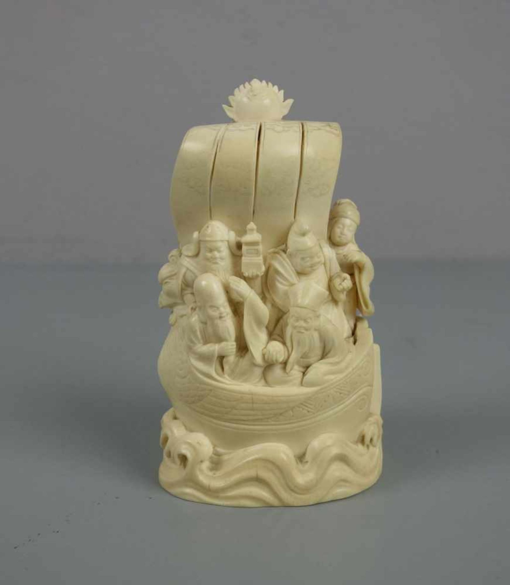 ELFENBEINFIGUR: "Die sieben Glücksgötter auf ihrem Schiff" / Okimono Figur / ivory figure, Japan, - Bild 3 aus 5