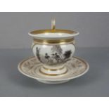 GROSSE EMPIRE-TASSE / empire cup, um 1800, Porzellan, ungemarkt, polychrom und gold staffiert. Tasse