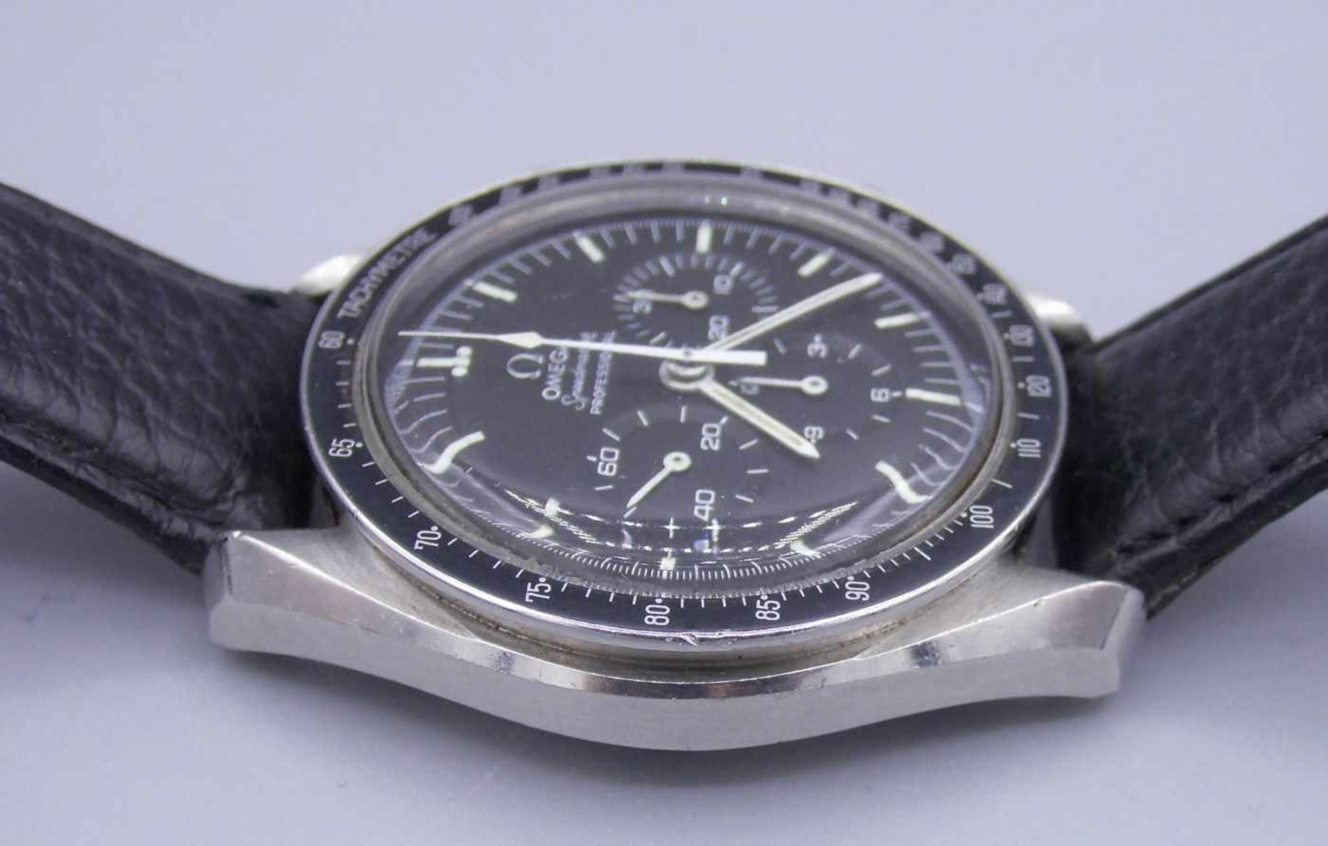 VINTAGE ARMBANDUHR / CHRONOGRAPH: OMEGA SPEEDMASTER PFROFESSIONAL - "MOONWATCH" / wristwatch, - Bild 6 aus 10