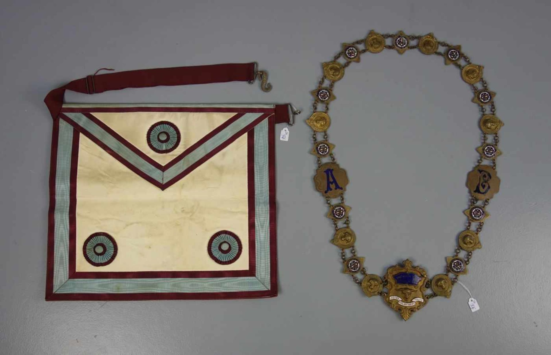 FREIMAURER - KETTE UND FREIMARUER - SCHÜRZE / masonic chain and ceremonial piece.