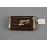 GALANTERIE: TABATIERE MIT FLIEGERMOTIV / SCHNUPFTABAKDOSE / DECKELDOSE / snuff box, 1. H. 20. Jh.,