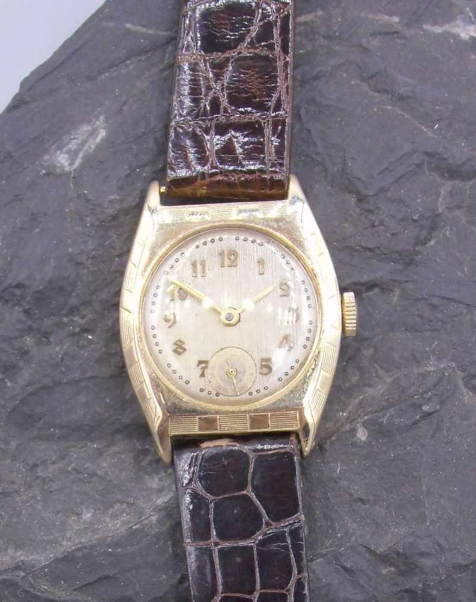 ART DÉCO ARMBANDUHR MIT GOLDGEHÄUSE / golden wristwatch, 1. H. 20. Jh., deutsch, Handaufzug. Gehäuse