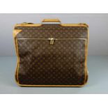 LOUIS VUITTON VINTAGE KLEIDERSACK / REISE - ANZUGSACK, Manufaktur Louis Vuitton Malletier S. A.,