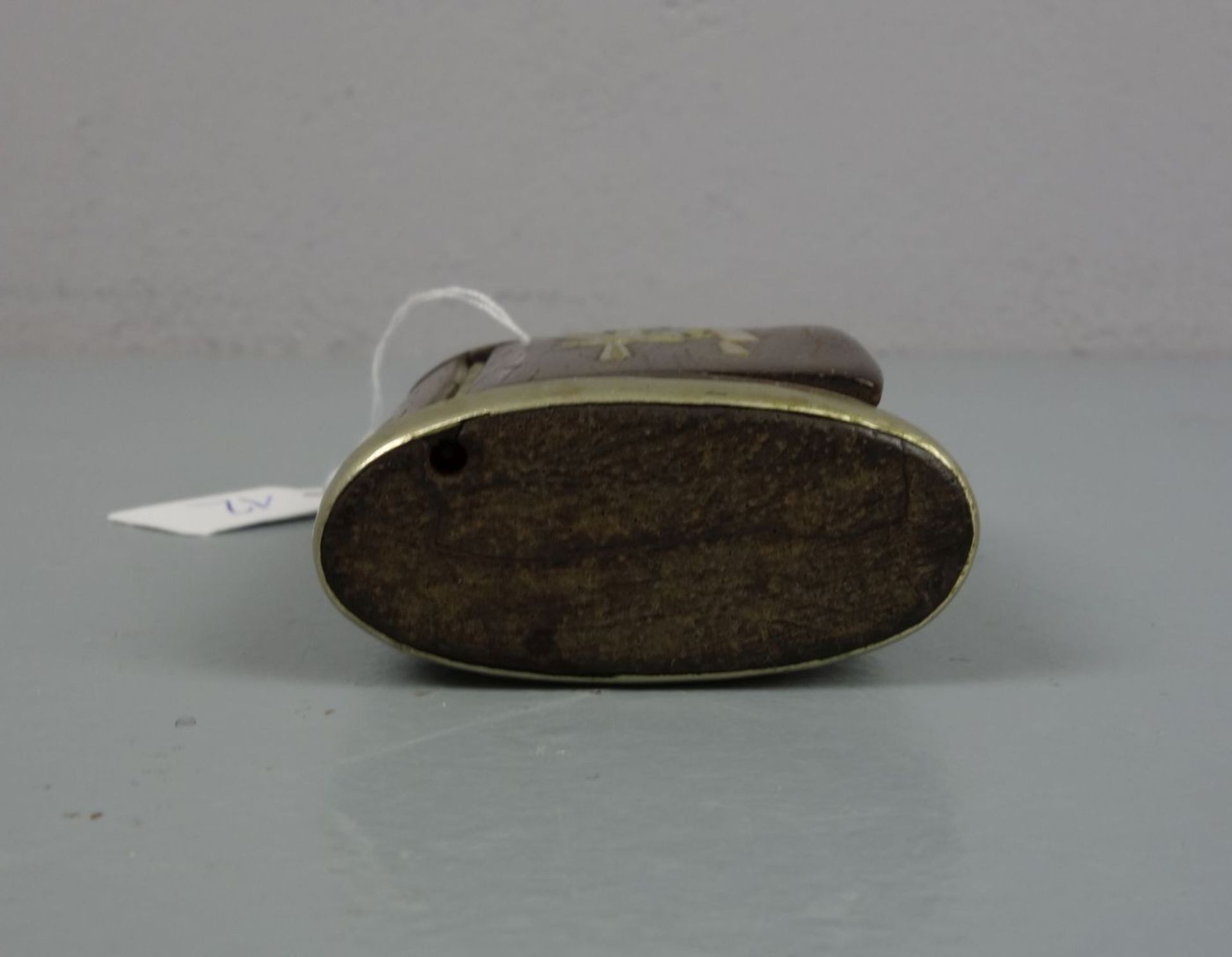 GALANTERIE: TABATIERE MIT FLIEGERMOTIV / SCHNUPFTABAKDOSE / DECKELDOSE / snuff box, 1. H. 20. Jh., - Bild 4 aus 4