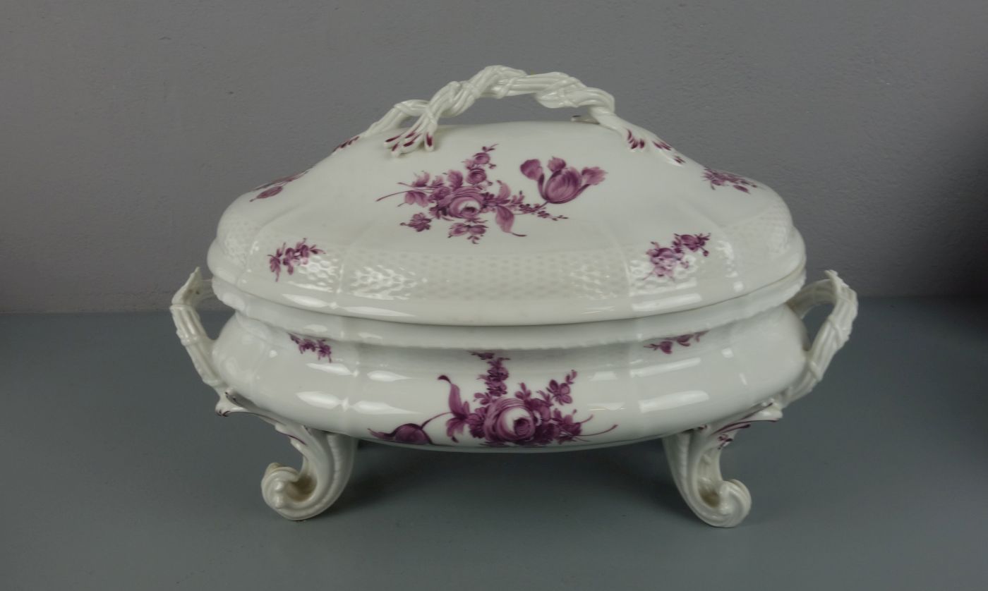 UMFANGREICHES NYMPHENBURG - SPEISESERVICE "ALT OSIER" MIT CAMAIEU-MALEREI IN PURPUR / dinner ware, - Image 6 of 8