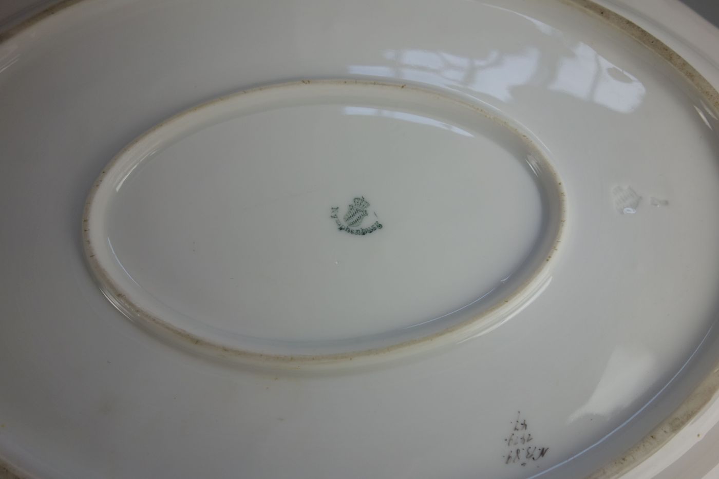 UMFANGREICHES NYMPHENBURG - SPEISESERVICE "ALT OSIER" MIT CAMAIEU-MALEREI IN PURPUR / dinner ware, - Image 4 of 8