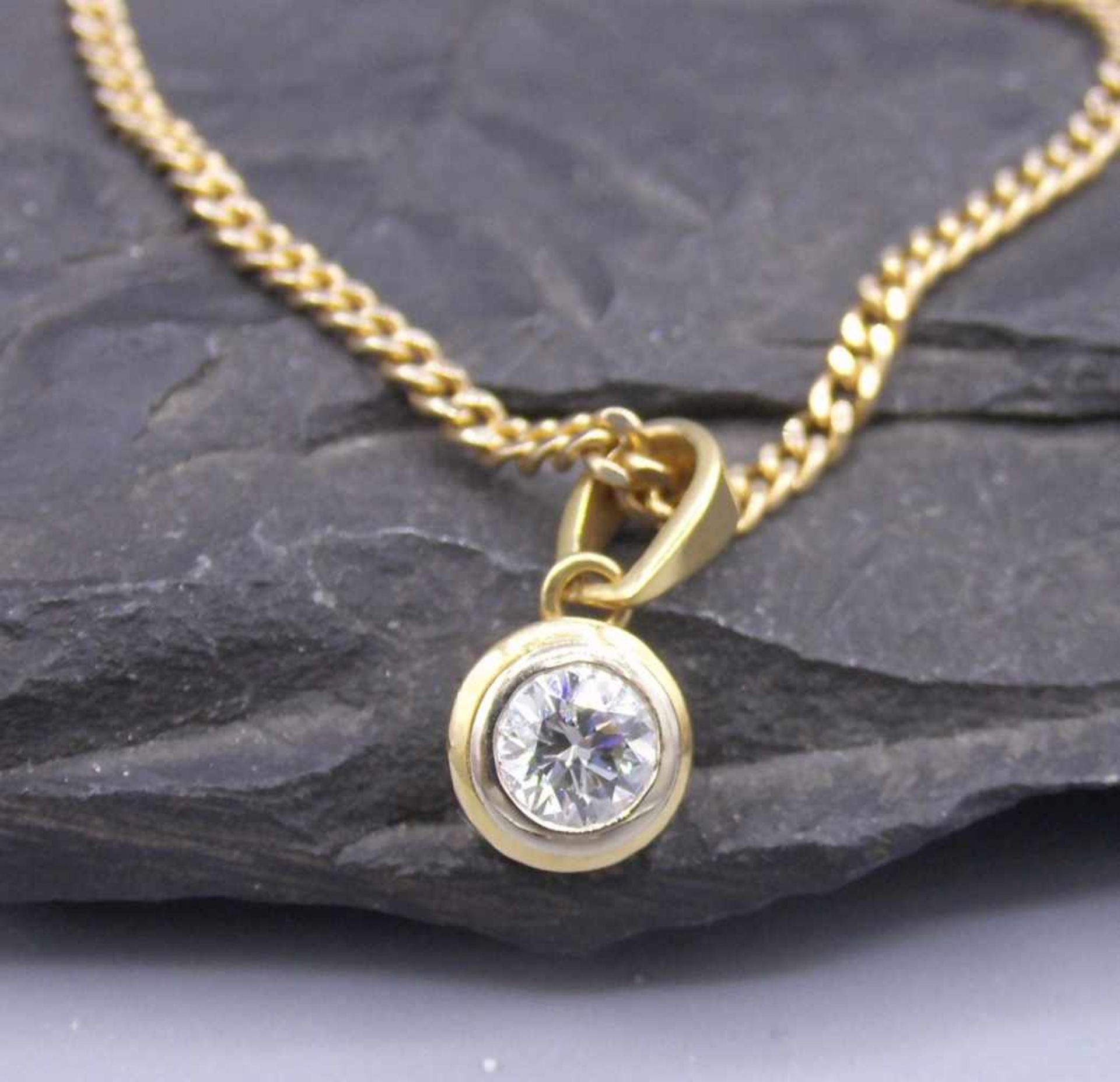 BRILLANT - ANÄNGER AN PANZERKETTE / pendant and necklace, beides 585er Gelbgold (insgesamt 7,5 g); - Image 2 of 3