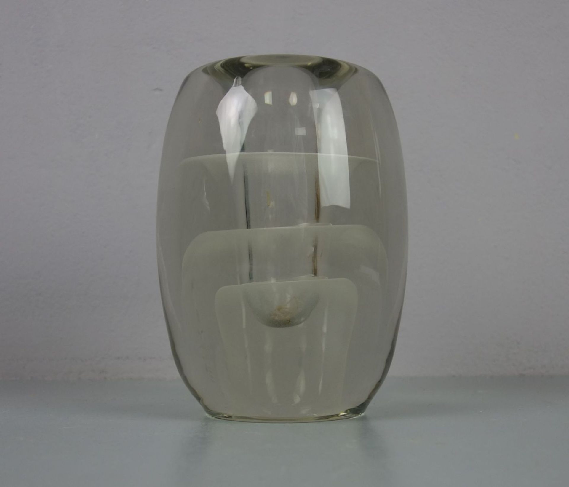 VASE, Glas, Manufaktur Rosenthal, studio - linie, unter dem Stand gemarkt. Dickwandiges Klarglas mit - Image 2 of 4