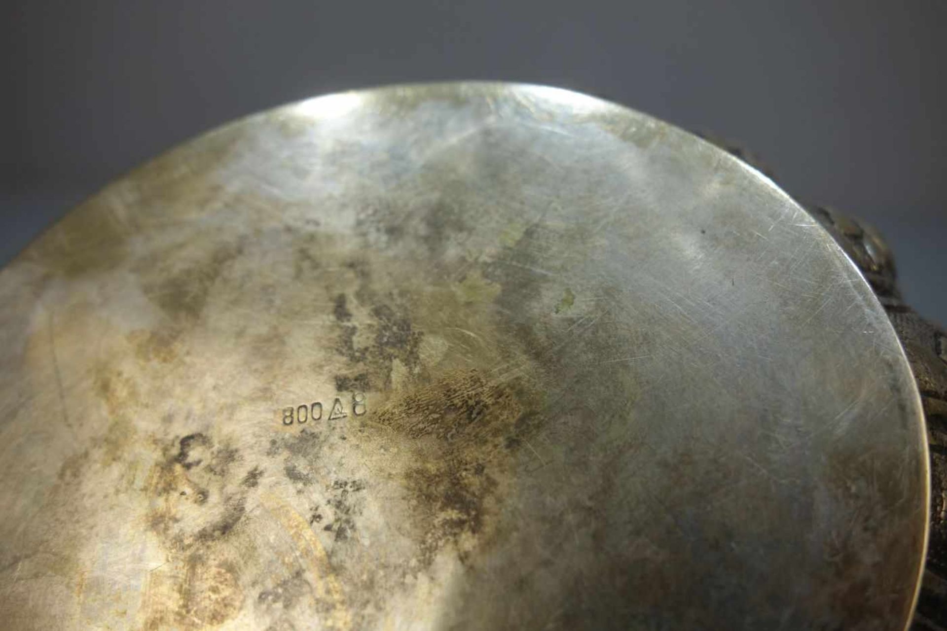 SILBERNE DECKELDOSE, 800er Silber (327 g), gepunzt mit Feingehaltsangabe und Herstellermarke Wilhelm - Bild 3 aus 7