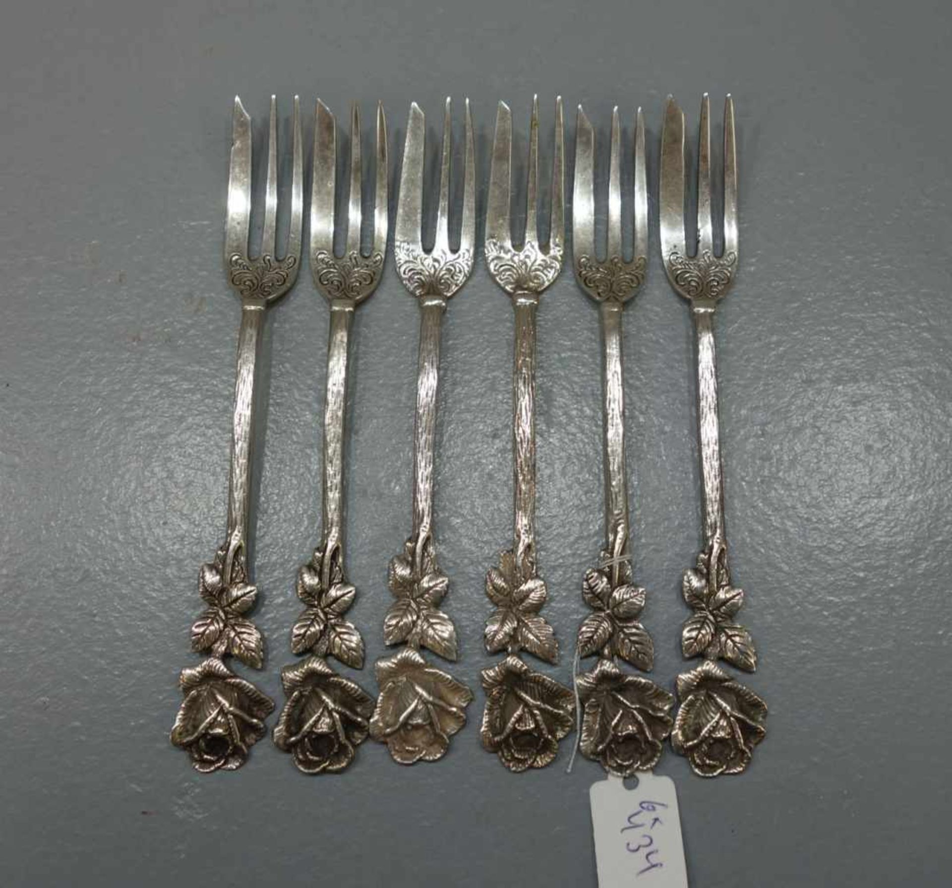 6 KUCHENGABEL / six silver cake forks, deutsch, 800er Silber, insgesamt 96 Gramm. Gemarkt mit