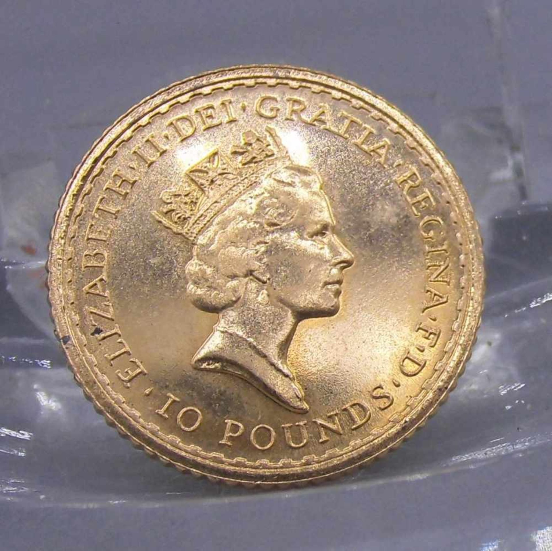 GOLDMÜNZE "BRITANNIA 10 POUNDS" / coin, 999,9er Feingold (3,5 g). Avers: Büste Königin Elisabeths - Bild 2 aus 2