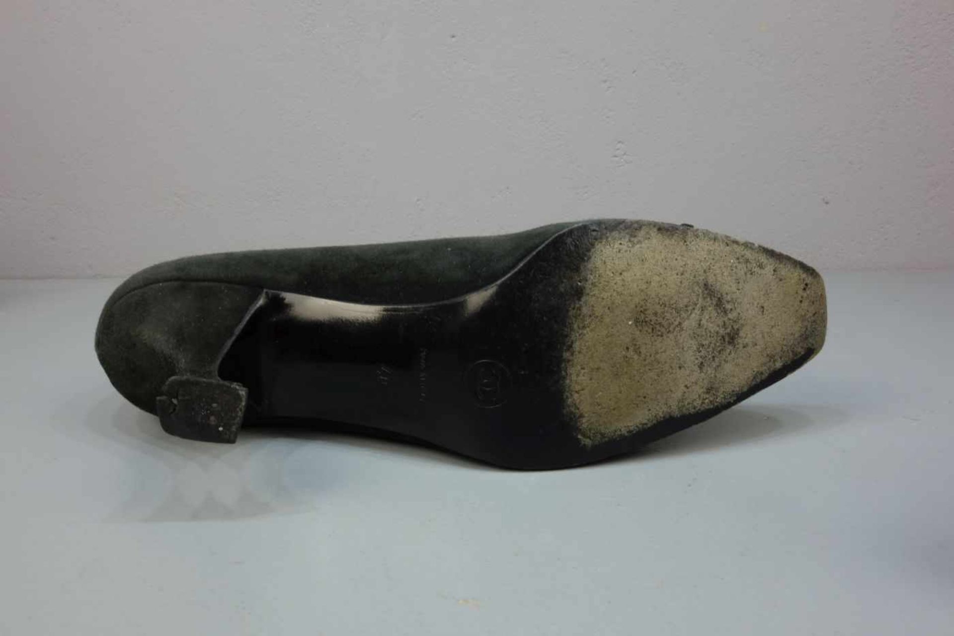 CHANEL VINTAGE PUMPS / SCHUHE, Manufaktur Chanel / Paris - Frankreich, Größe 40, schwarzes Wildleder - Bild 7 aus 8