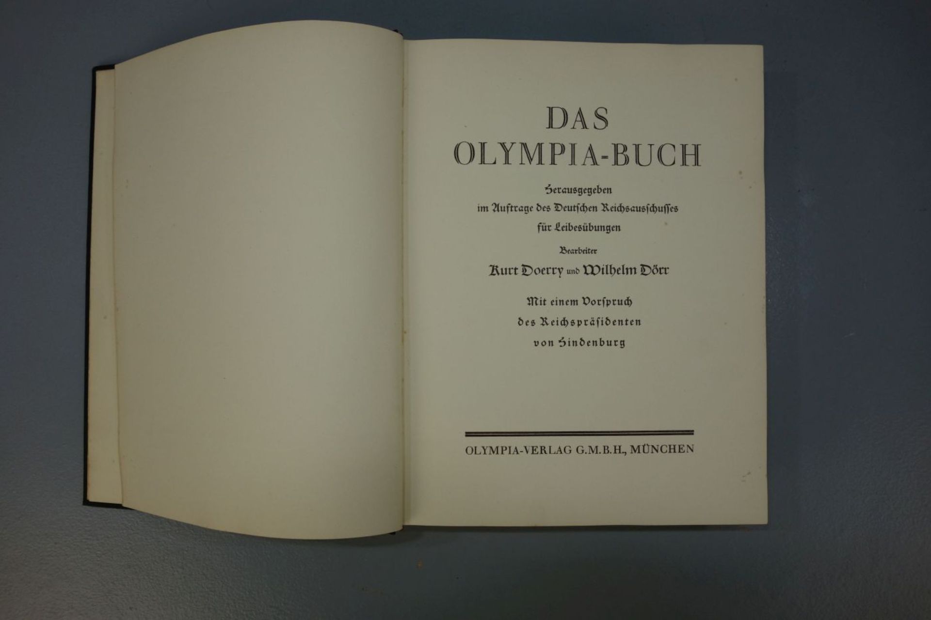 "DAS OLYMPIA BUCH", Halbledereinband. Herausgegeben im Auftrage des Deutschen Reichsausschusses - Bild 3 aus 4