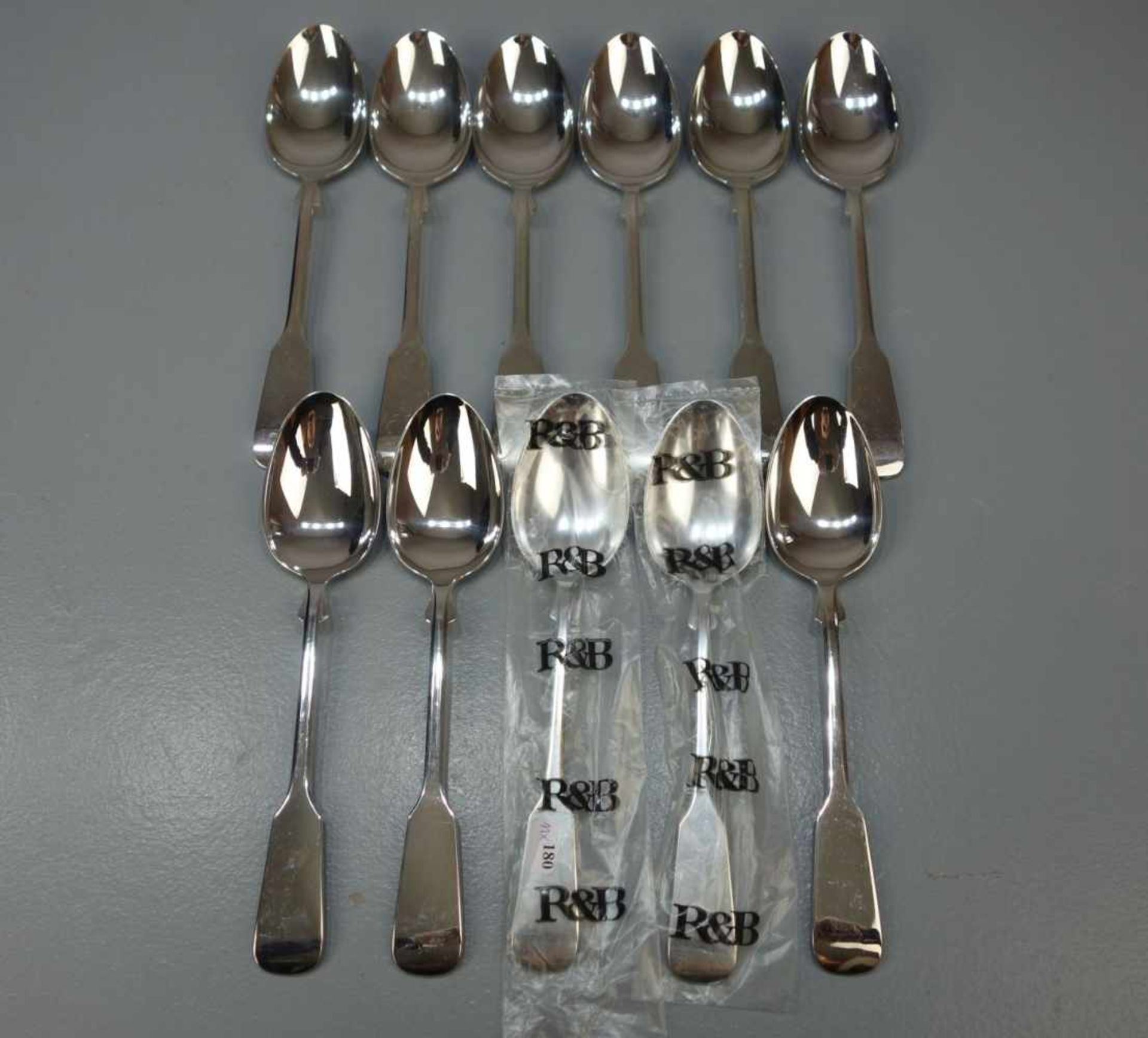 BESTECK: 11 SPEISELÖFFEL / MENÜLÖFFEL / plated spoons, 20. Jh., versilbertes Metall / 150er Auflage.