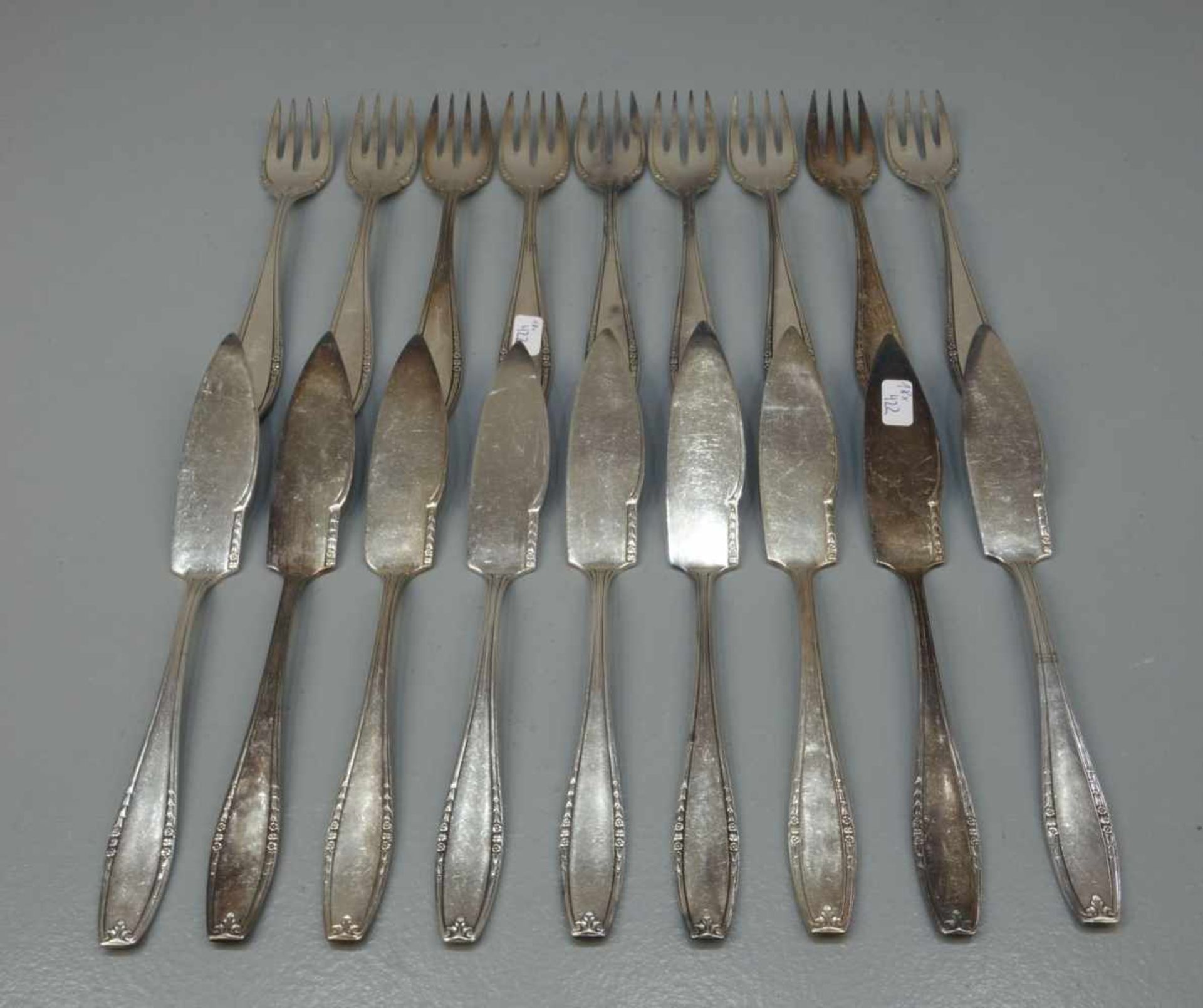 VERSILBERTES ART DÉCO FISCHBESTECK FÜR 9 PERSONEN / plated fish cutlery, versilbertes Metall, - Image 2 of 5