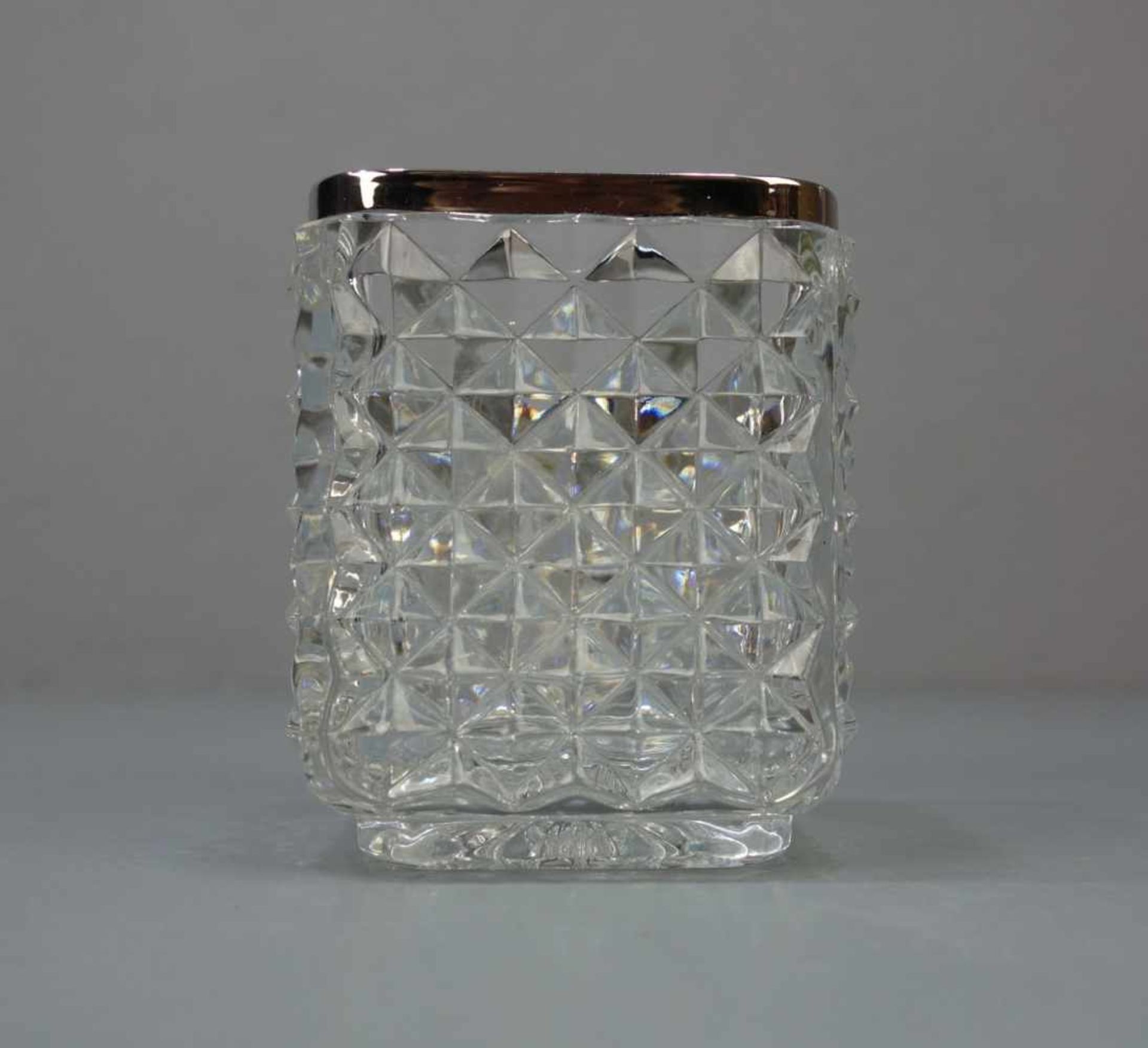 GLASVASE MIT SILBERMONTUR / GEFÄSS MIT SILBERMONTUR / glas vase with silverrim, 2. Hälfte 20. Jh., - Image 2 of 4