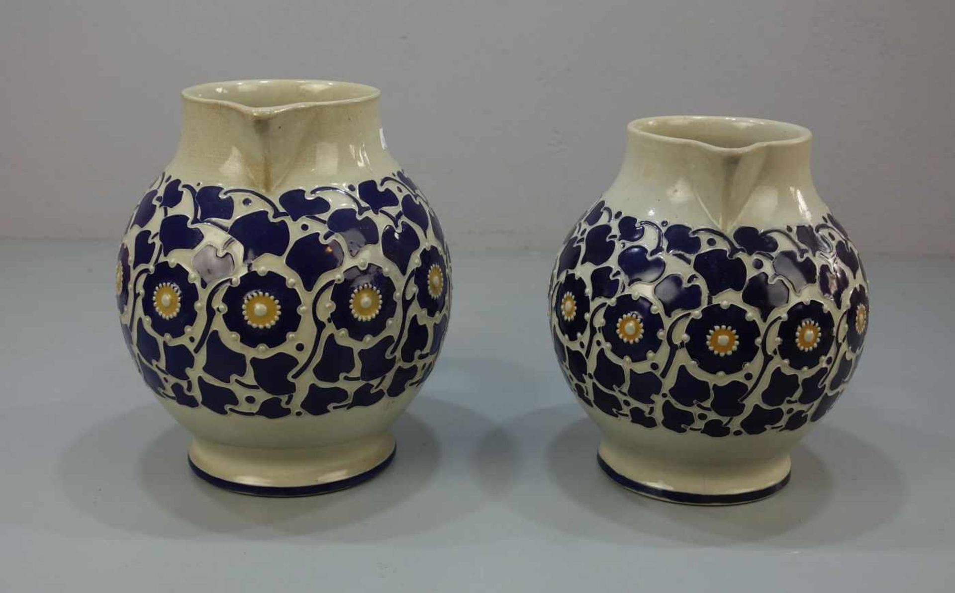 PAAR JUGENDSTIL KRÜGE / KANNEN unterschiedlicher Größe / art nouveau ceramic jugs, Keramik, - Bild 2 aus 5