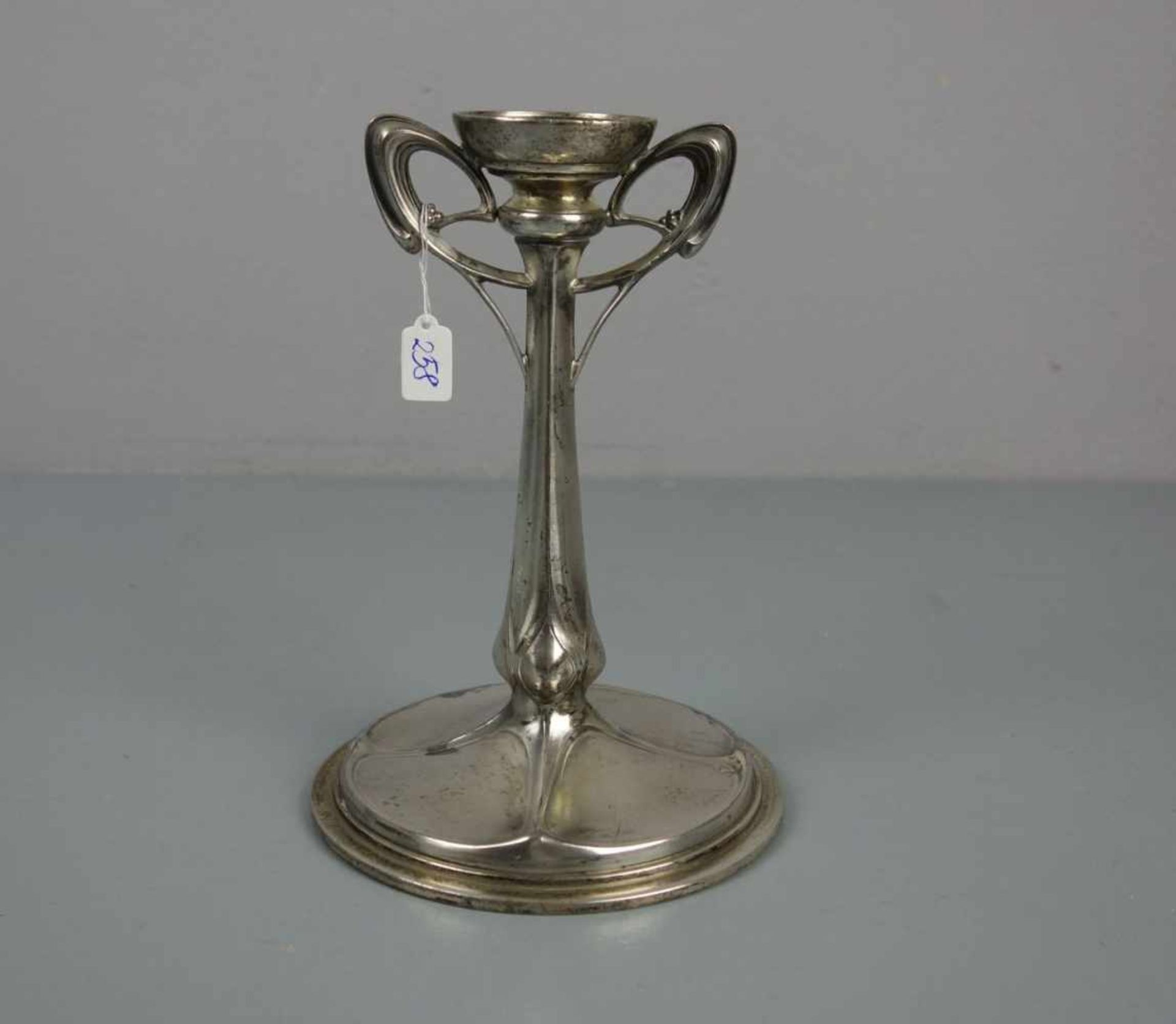 JUGENDSTIL - LEUCHTER / TISCHLEUCHTER / art nouveau candle stand, versilbertes Metall, um 1900.