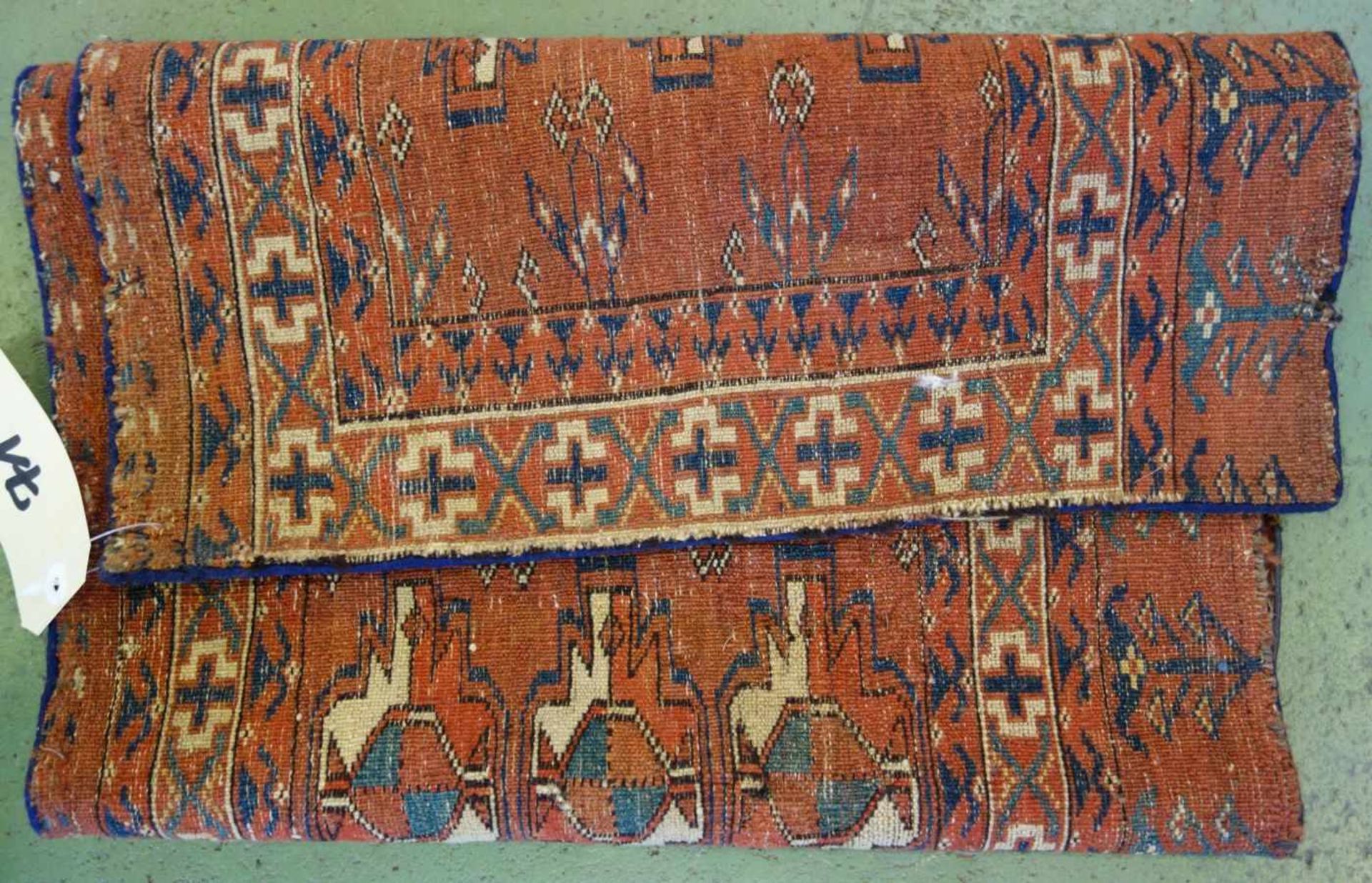 MEDAILLONTEPPICH / TEKKE TORBAFRONT FRAGMENT (Teil einer Zelttasche), Turkmenistan, um 1880, - Bild 10 aus 10