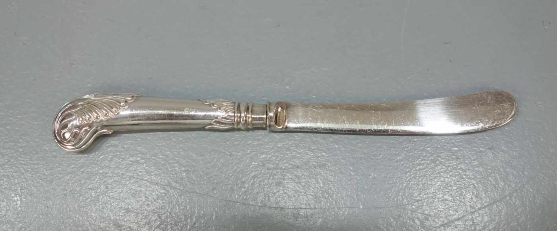 6 SILBERNE BUTTER -, OBST- ODER KONFEKT - MESSER, Sterlingsilber (mit silbernen Klingen und - Image 2 of 6