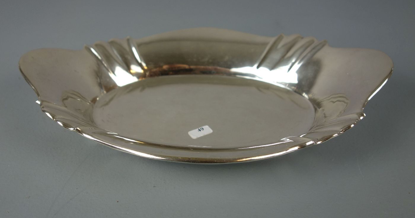 SILBERNE SCHALE / silver bowl, 800er Silber (342 g), gepunzt mit Halbmond, Krone und