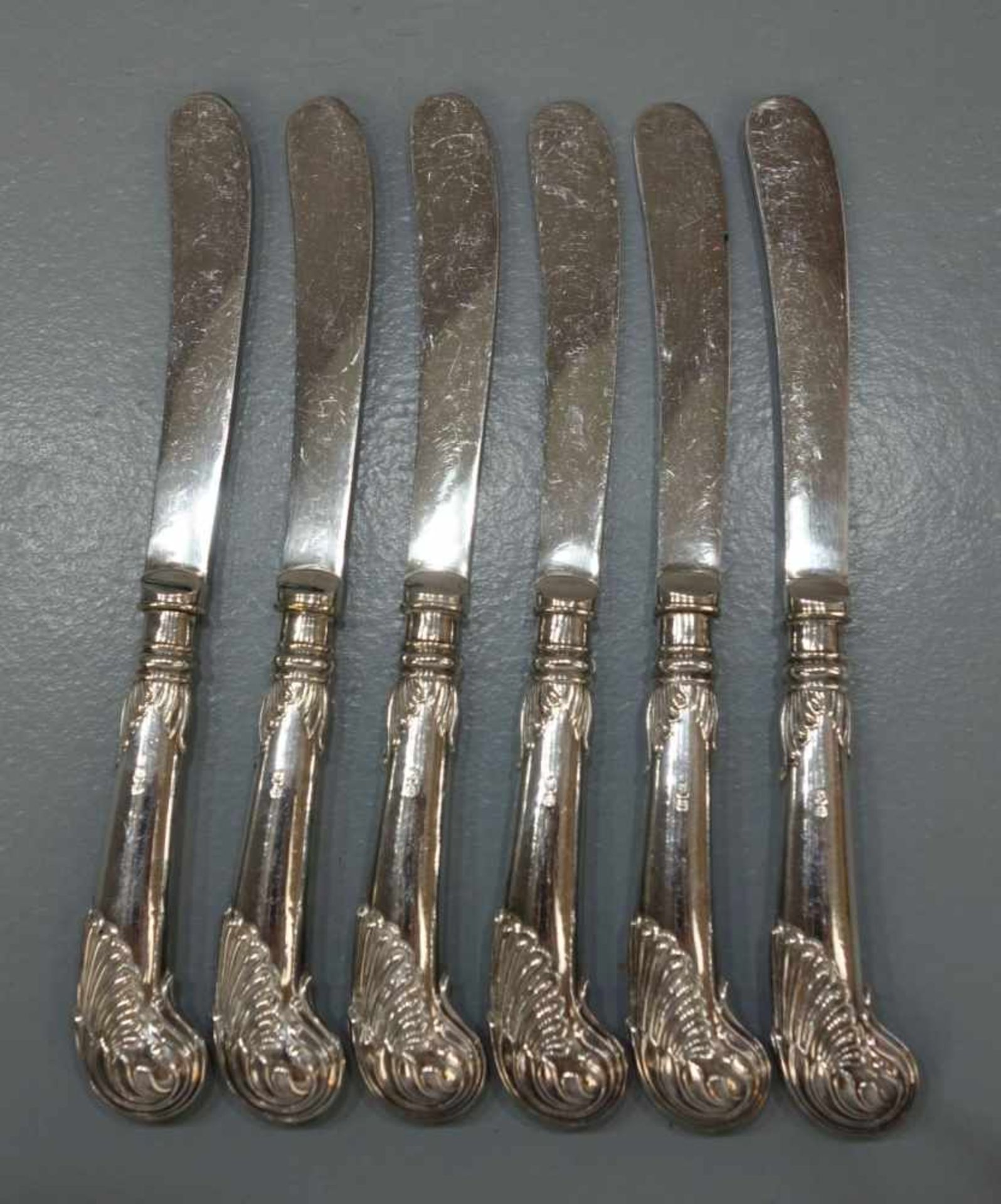 6 SILBERNE BUTTER -, OBST- ODER KONFEKT - MESSER, Sterlingsilber (mit silbernen Klingen und - Bild 5 aus 6