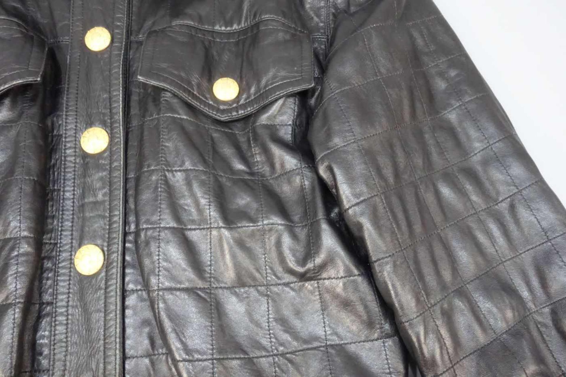 RENA LANGE - LEDERJACKE FÜR DAMEN / LEDER-BLOUSON, schwarzes gestepptes Lammleder, goldfarbene - Bild 2 aus 6