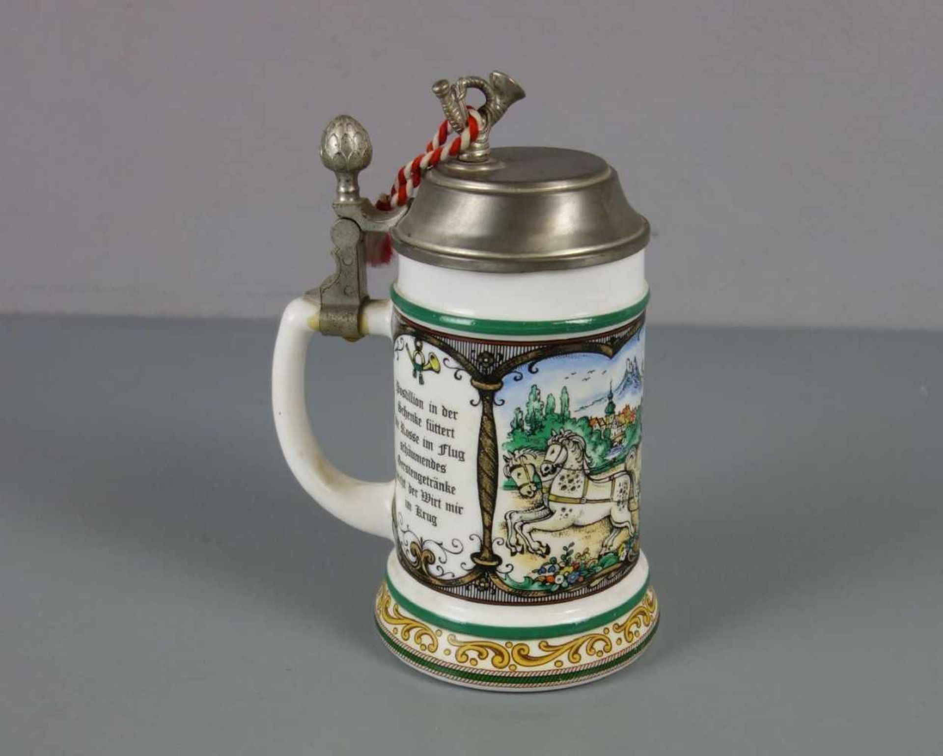 BIERKRUG MIT SPIELUHR / jug with musical box, Sammleranfertigung, Opalinglas in Anmutung von weiß - Bild 3 aus 5