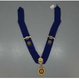 FREIMAURERKETTE / masonic chain, Manufaktur Parry, Birmingham / England; besticktes Band mit