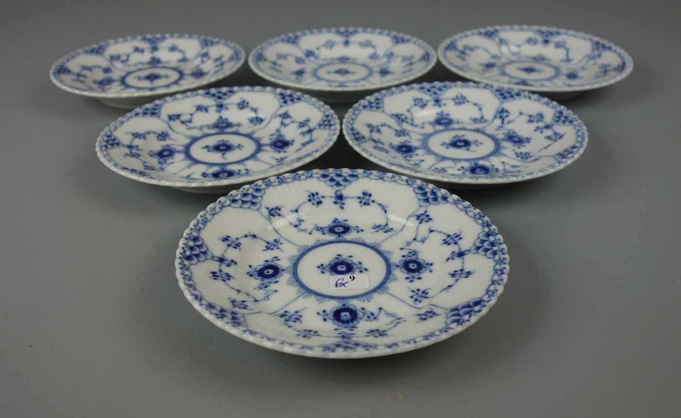 6 BROTTELLER / DESSERT - TELLER, Porzellan, Manufaktur Royal Copenhagen, Dänemark, blaue Staffage, - Image 2 of 3