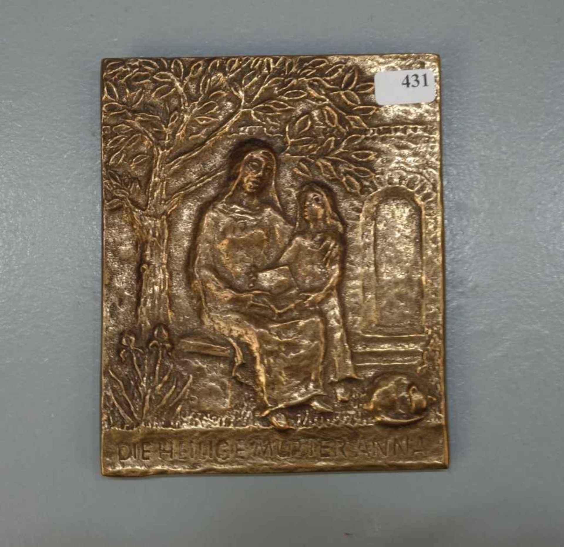 BRONZE-RELIEF: "DIE HEILIGE MUTTER ANNA" / "Anna lehrt Maria das Lesen, Bronze, unsigniert.