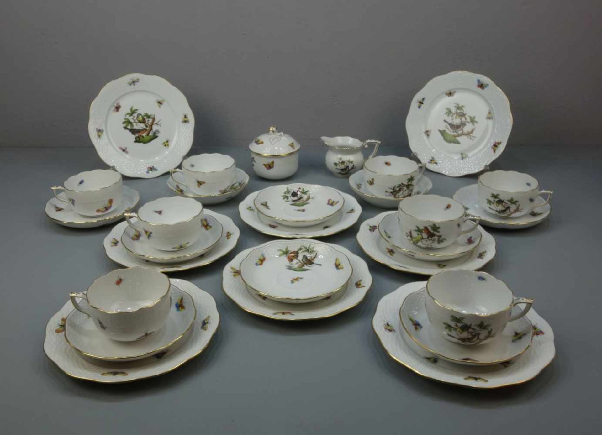 KAFFEE - ODER TEE - SERVICE "ROTHSCHILD" für 8 Personen / coffee - or tea set, Porzellan, Manufaktur