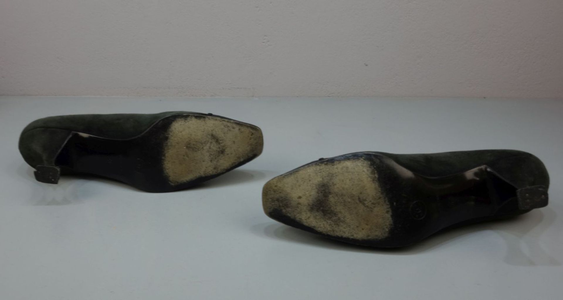 CHANEL VINTAGE PUMPS / SCHUHE, Manufaktur Chanel / Paris - Frankreich, Größe 40, schwarzes Wildleder - Bild 6 aus 8