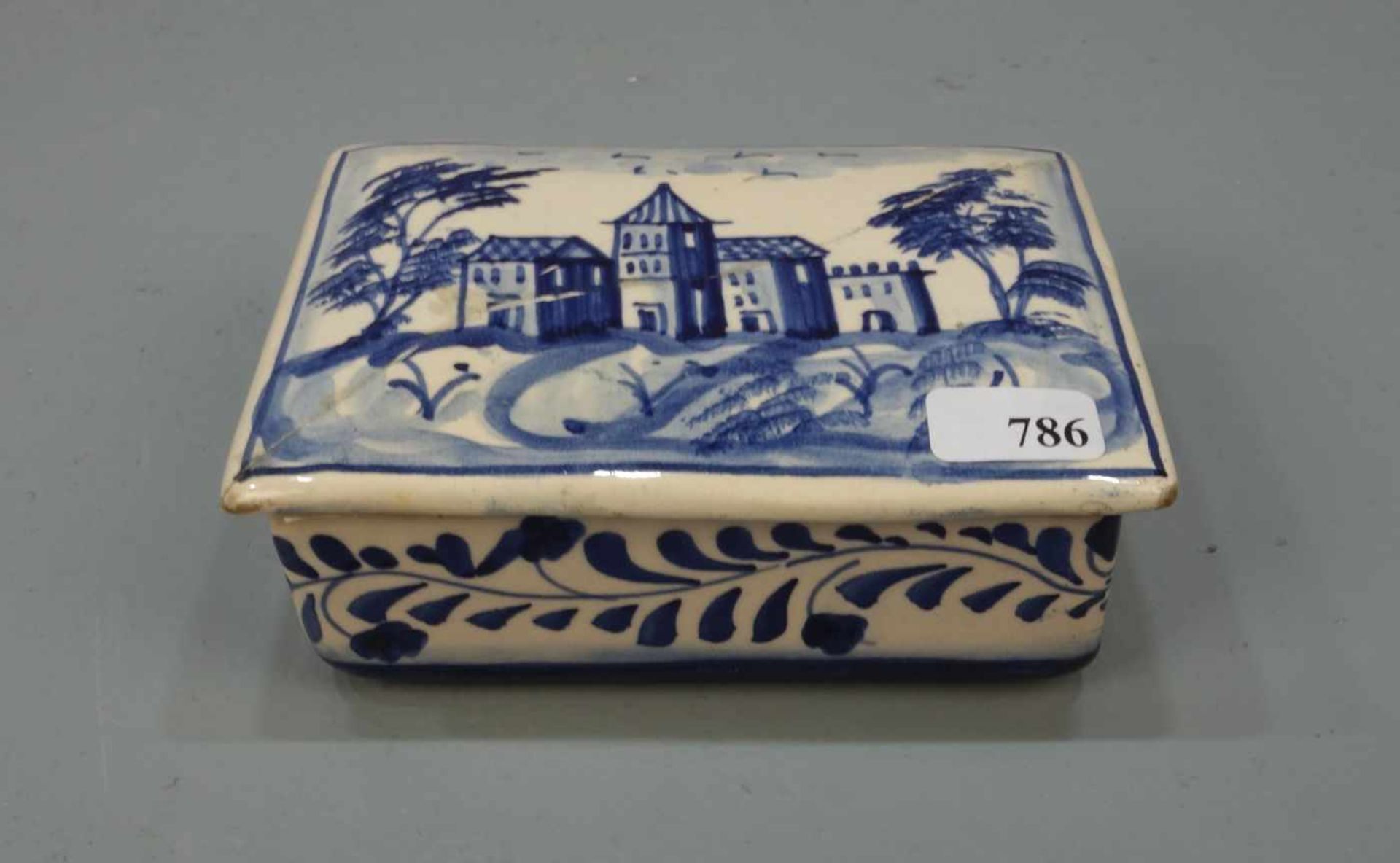 SCHALE / ceramic bowl, ungemarkt. Rechteckiges Deckelgefäß mit mediterraner Landschaft mit