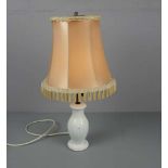 LAMPE / TISCHLAMPE mit Vasenfuß / table lamp, einflammig elektrifiziert, Fassung mit Drehschalter.