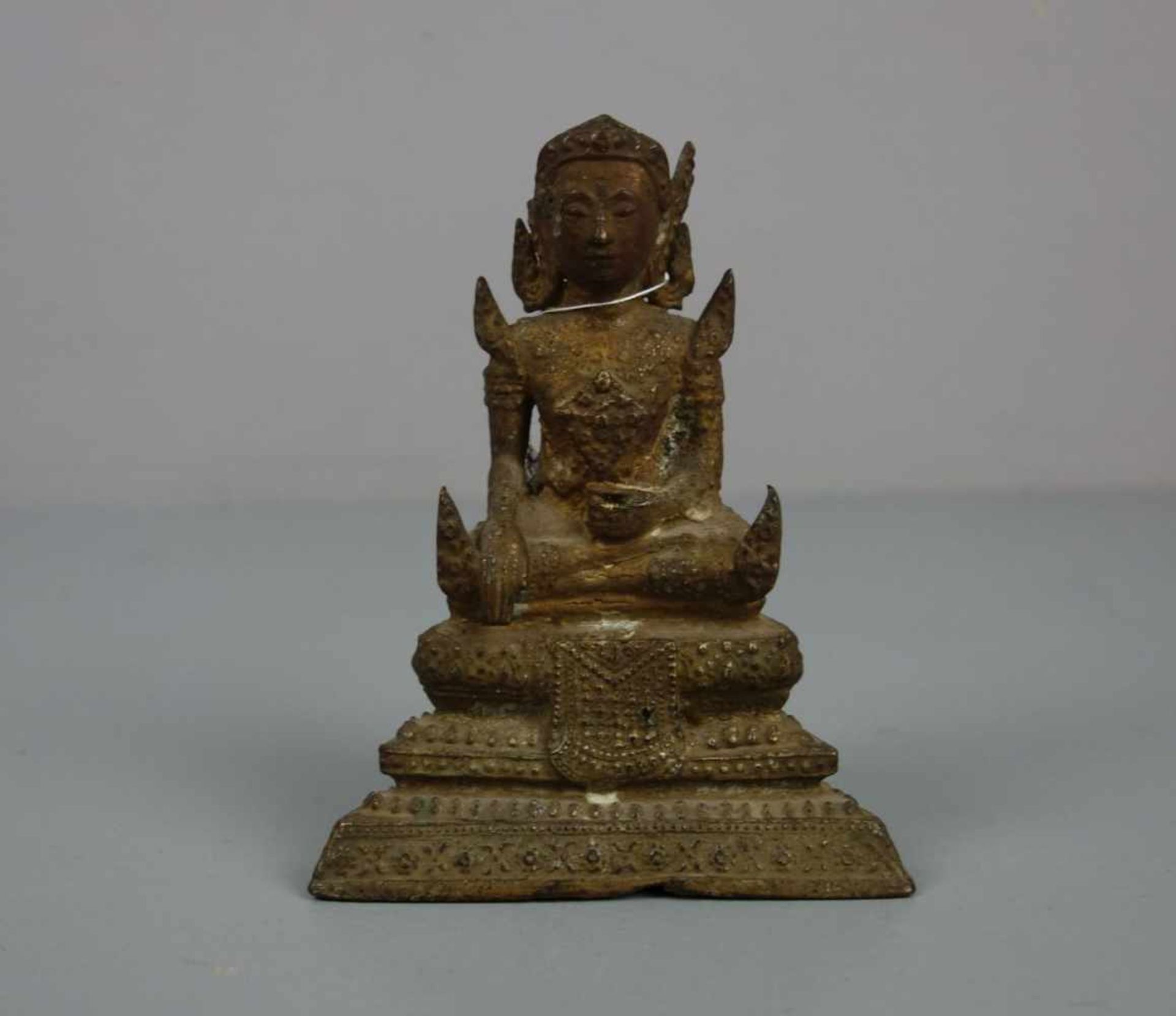 SKULPTUR / sculpture: "Buddha", Thailand, Ratanakosin Periode, Bronze mit Akzentuierungen aus