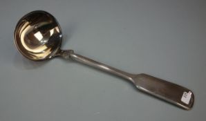 BESTECK: SUPPENKELLE / VORLEGER / SUPPENSCHÖPFER / plated soup ladle, 20. Jh., versilbertes Metall /