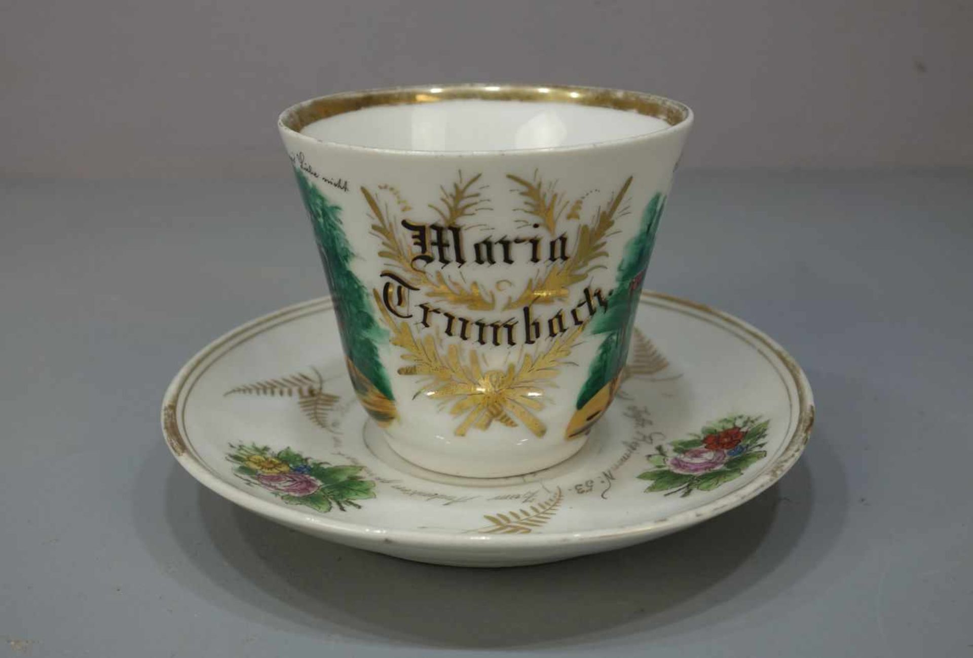 MILITARIA-TASSE / ANDENKENTASSE / military cup, um 1900, Porzellan, ungemarkt. Goldrand, schwarzes