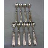 9 KAFFEE -, TEE - ODER DESSERT - LÖFFEL / 9 silver spoons, gefüllte Griffe aus 800er Silber,