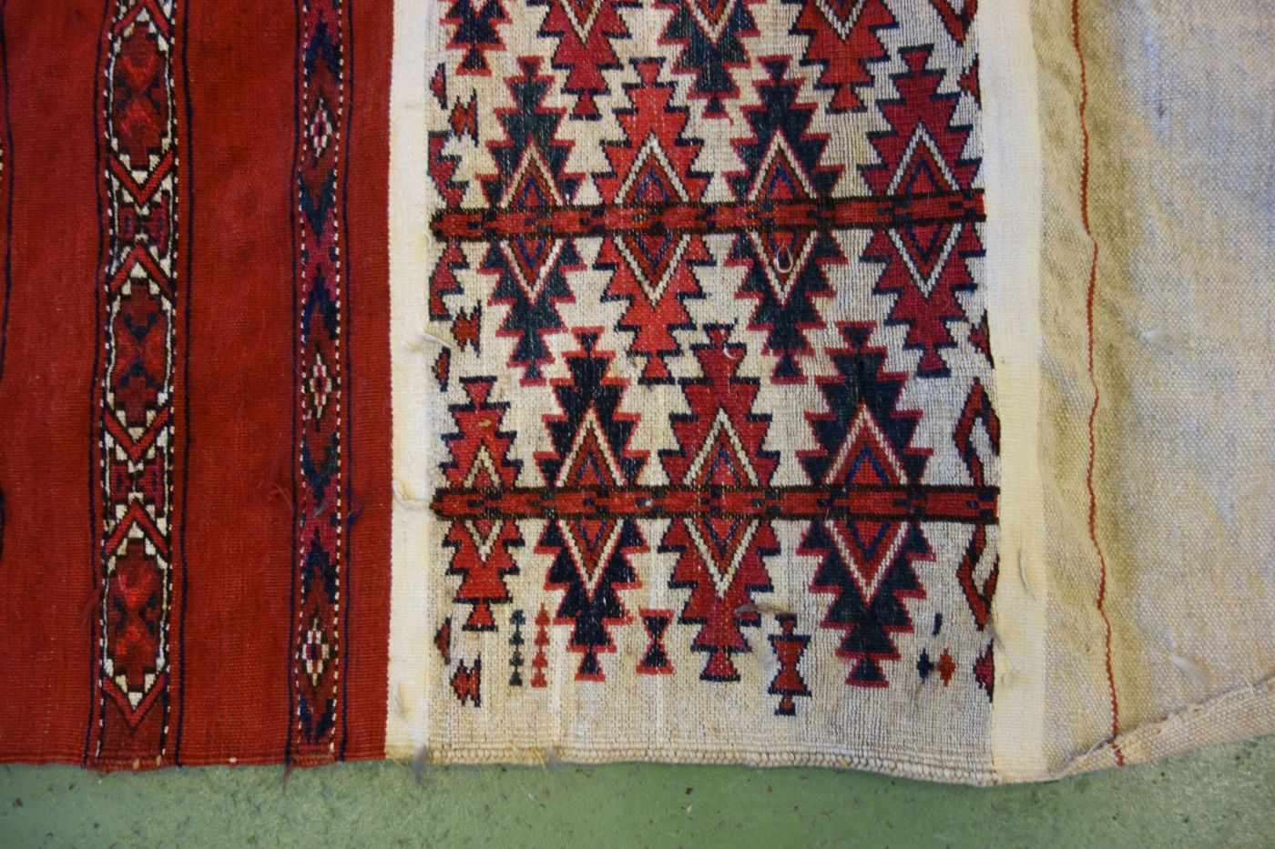 TEKKE AK-TSCHOWAL / TEPPICH / carpet, Turkmenistan, wohl 2. H. 19. Jh., Wechsel von Flor und - Bild 5 aus 18