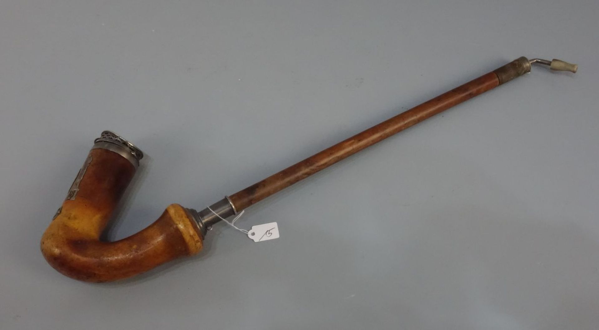 PFEIFE MIT FREIMAURERSYMBOLIK / masonic pipe, 19. Jh.. Wurzelholz, geschnitzt und mit versilberten - Bild 2 aus 4